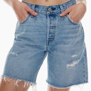 Levi’s 501 mid thigh light wash shorts